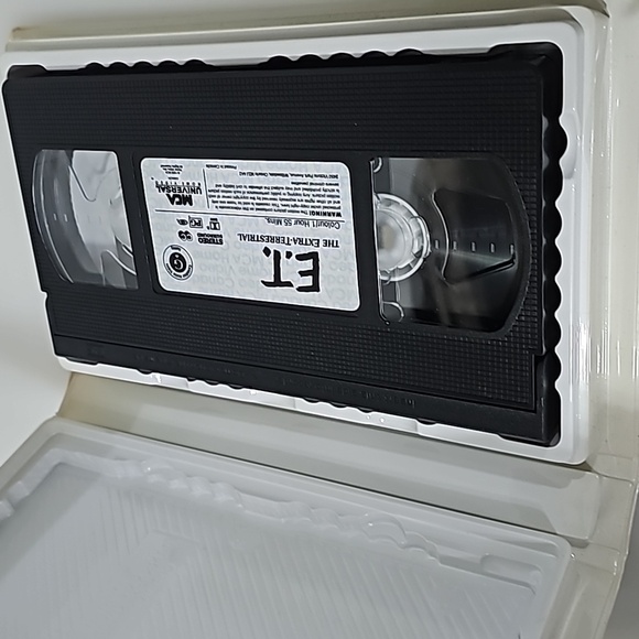 E.T. The Extra Terrestrial Vhs Tape. - Picture 3 of 3